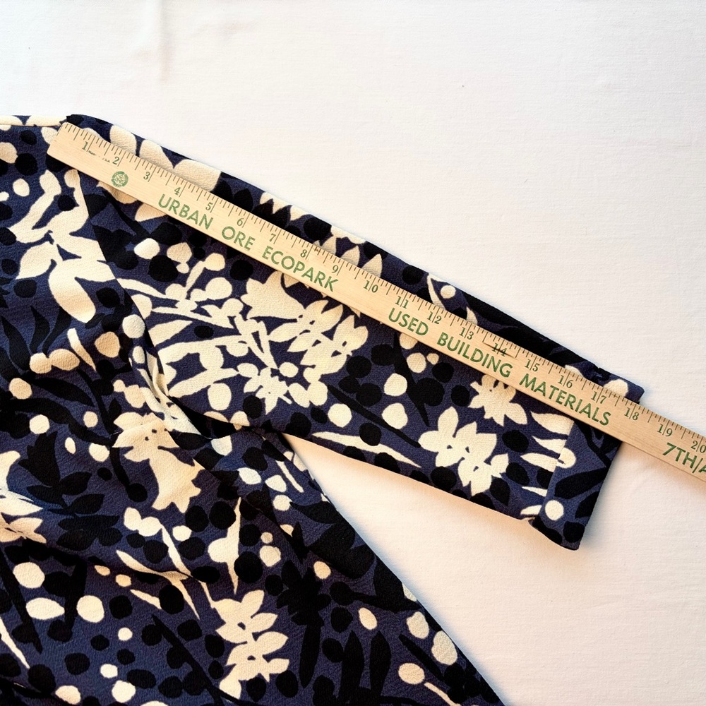 Boden Navy, Black, and Cream Floral Dress with pockets 3/4 sleeve size 8 - Picture 8 of 10